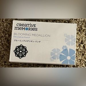 Creative Memories Blooming Medallion Punch